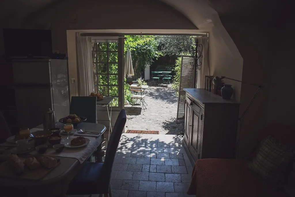 ** Guest house Ancienne Maison Des Gardes Lourmarin France